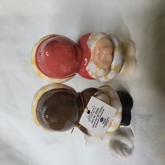 Westland Mwah salt and pepper ceramic magnetic shakers kissing eskimos NEW - Picture 5 of 8